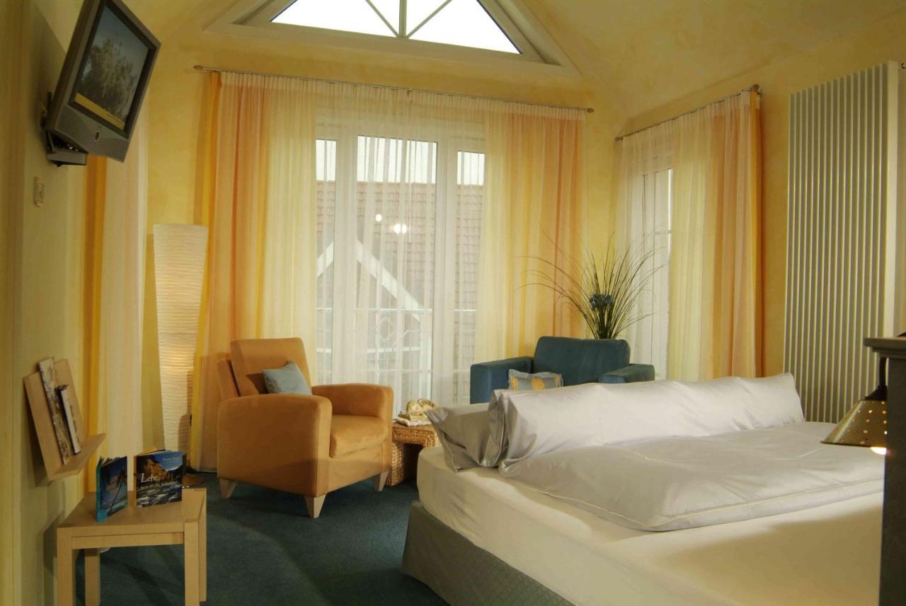 Flair Hotel Zum Schwarzen Reiter Horgau Exterior photo