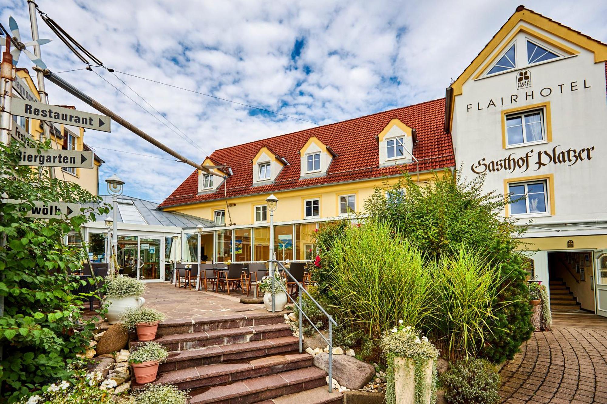 Flair Hotel Zum Schwarzen Reiter Horgau Exterior photo